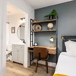 By Vanderbilt And Belmont, 3 Miles To Downtown & Free Parking Apartment Nashville