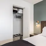 Walk To Restaurants From Condo, By Hospitals, 3 Miles To Downtown