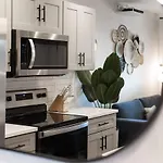 Walk To Restaurants From Condo, By Hospitals, 3 Miles To Downtown * Nashville