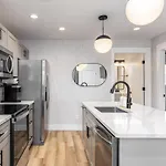 Walk To Restaurants From Condo, By Hospitals, 3 Miles To Downtown Apartment Nashville