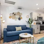 Walk To Restaurants From Condo, By Hospitals, 3 Miles To Downtown *
