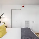 Apartment Bright By Vanderbilt And Belmont, 3 Miles To Downtown *