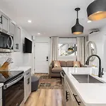 Apartment Bright By Vanderbilt And Belmont, 3 Miles To Downtown *