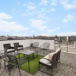 With Rooftop Deck & Garage, 2 Miles To Downtown Broadway