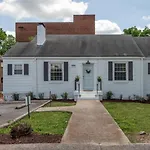 Charming House By Vanderbilt And Belmont University