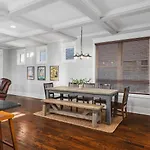 Holiday home Walk To Broadway & Germantown Large House With Patio Nashville