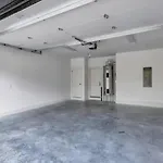 Upscale With Patio Walk To 12 South And Belmont Holiday home