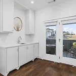 Holiday home Upscale With Patio Walk To 12 South And Belmont