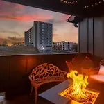 Upscale With Patio Walk To 12 South And Belmont * Nashville