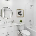 Upscale With Patio Walk To 12 South And Belmont Holiday home Nashville