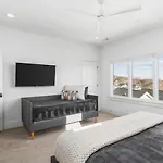 Upscale With Patio Walk To 12 South And Belmont * Nashville