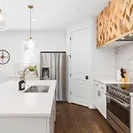 Holiday home Upscale With Patio Walk To 12 South And Belmont Nashville
