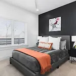 Upscale With Patio Walk To 12 South And Belmont *