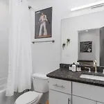 Holiday home In The Heart Of 12 South & Belmont, 3 Miles To Downtown Nashville