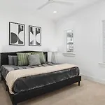 Upscale With Patio Walk To 12 South And Belmont * Nashville