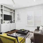 Upscale With Patio Walk To 12 South And Belmont Holiday home *
