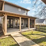 Walk To Broadway & Germantown Large House With Patio
