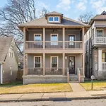 Walk To Broadway & Germantown Large House With Patio Holiday home Nashville