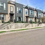 Huge Roof Deck With City Views 9 Beds