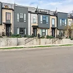 Huge Roof Deck With City Views 9 Beds