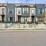 Huge Roof Deck With City Views 9 Beds