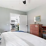Southbound Stays - Little House