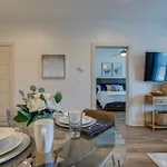 New East Nash - King Bed Short Drive To Dwntwn Apartment