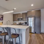 Apartment New East Nash - King Bed Short Drive To Dwntwn