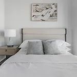 Landing Modern Apartment With Amazing Amenities