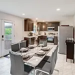 Family-friendly Less Than 5 Mi To Downtown Holiday home Nashville