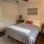 Lovely East Nashville Cottage - Cute And Cozy!