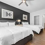 The Celebrity The Gulch Apartment *