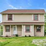 East Nash 12 Mins To Broadway Sleeps 6