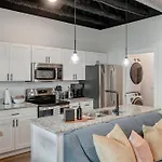 New Studio With 2 Beds 7 Mins To Dt