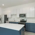 Modern Loft In Wedgewood Houston 90 Day Min
