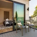Holiday home Modern Luxury Hot Tub Mini Golf Elevator Views