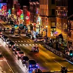 Modern Luxury Hot Tub Mini Golf Elevator Views * Nashville