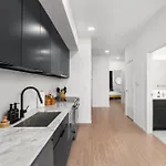 River View High-end With Private Patio And Free Parking