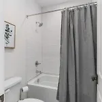 Holiday home Walk To Belmont, 12 South With Private Patio And Garage Nashville
