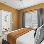 Walk To Belmont, 12 South With Private Patio And Garage Holiday home Nashville