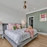 Holiday home Ensemble-4 Unit Combo-8 Mins To Broadway