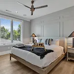 Holiday home Double Treble - 2 Townhomes - Private Rooftops