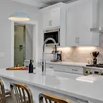Holiday home Double Treble - 2 Townhomes - Private Rooftops *