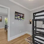 Double Treble - 2 Townhomes - Private Rooftops Holiday home *