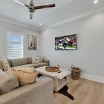 Double Treble - 2 Townhomes - Private Rooftops Holiday home Nashville