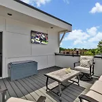 Alto-Private Rooftop Deck-8 Mins To Broadway