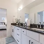 New Luxury Big House Near Gulch 4 King 4 Queen 2 Twin *