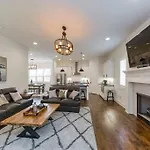 New Luxury Big House Near Gulch 4 King 4 Queen 2 Twin Holiday home