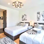 Holiday home Luxurious Morden Loft Huge Rooftop & Skyline Views