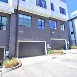 Luxurious Morden Loft Huge Rooftop & Skyline Views Holiday home Nashville
